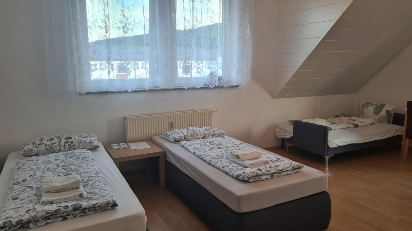 Schlafzimmer 1 Mit Top Aussicht Ueber Weilstetten Balingen Kültér fotó